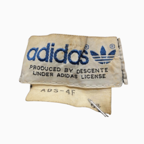 アディダス（adidas）の1980年代のタグ